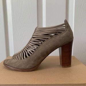 MIA Grey Taupe Peep-Toe Heels Size 10
